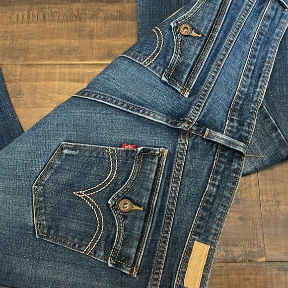 Levi’s Low Boot Cut 545 Jeans  All Shorts & Jeans $12 or 2x$20 -Bundle & Offer! - Picture 3 of 3